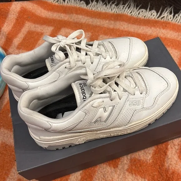 New Balance 550 Logo Patch Lace-Up Sneakers - Picture 2 of 11